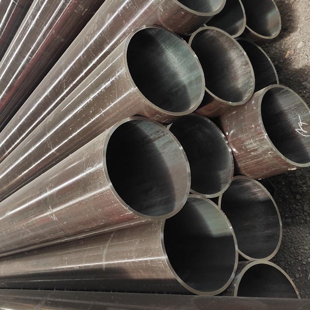 ASTM A335 P5 Thick Wall Steel Tube Normalized With Varnish / Coating Surface