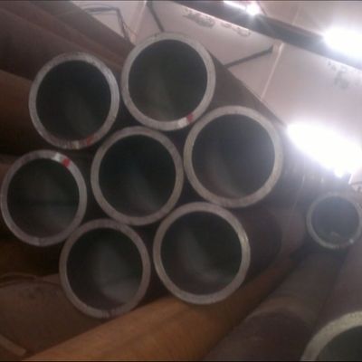 لوله فولادی آلیاژی بدون درز نورد سرد 42CrMo4، هون شده برای لوله بلبرینگ